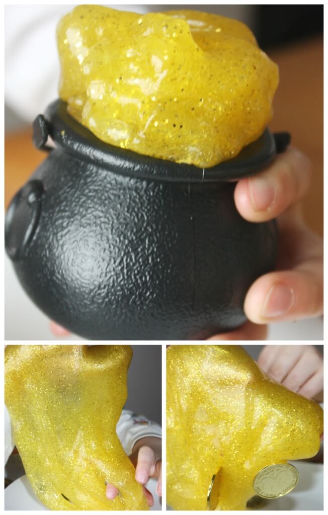 Gold slime in a black pot with gold coins. 