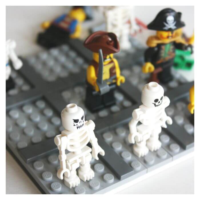 Tic Tac Toe Game LEGO Pirates and Skeletons Activity