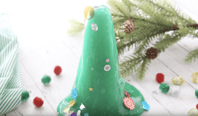 Christmas tree slime with a foam cone - easy experiments for kids