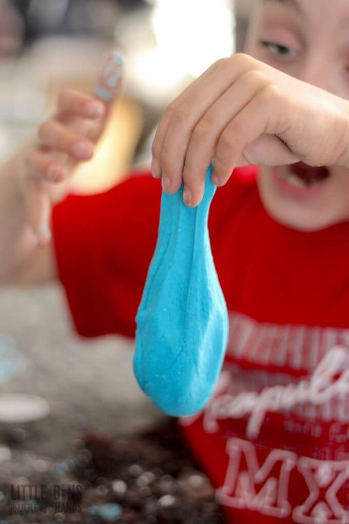 how to make slime with cornstarch and glue