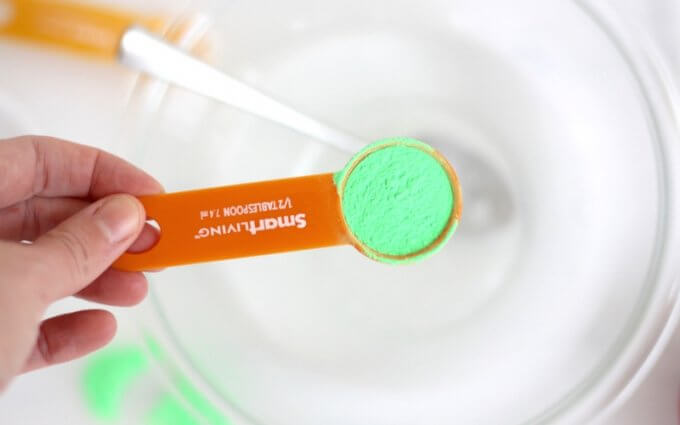 Glow In The Dark Slime : Adding Glow Powder Pigment