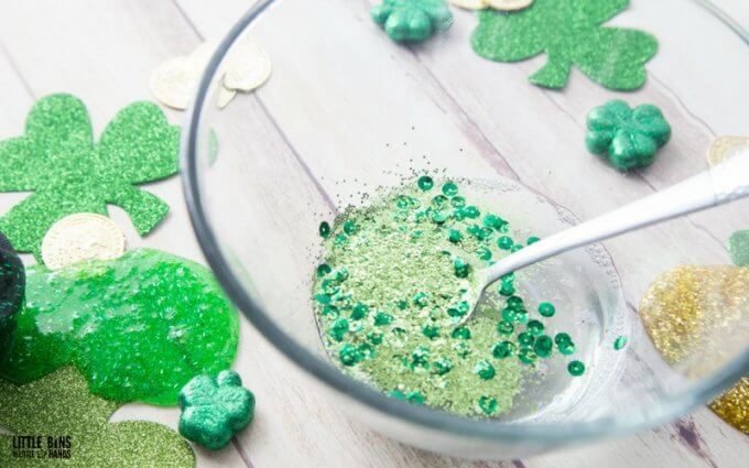 How to make St patricks Day slime recipe with saline solution