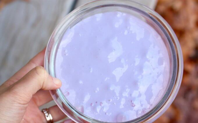 Photo chromic pigment color changing slime recipe with ultraviolet rays 
