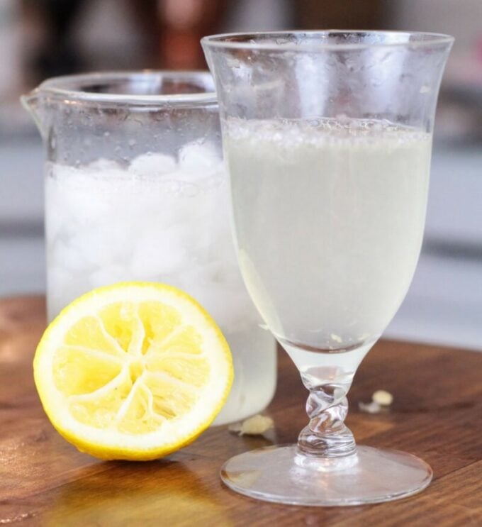 make fizzy lemonade for a science snack and easy chemistry with acids and bases
