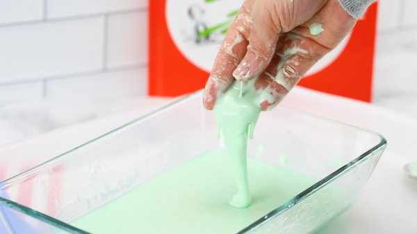 Oobleck being shown as a liquid