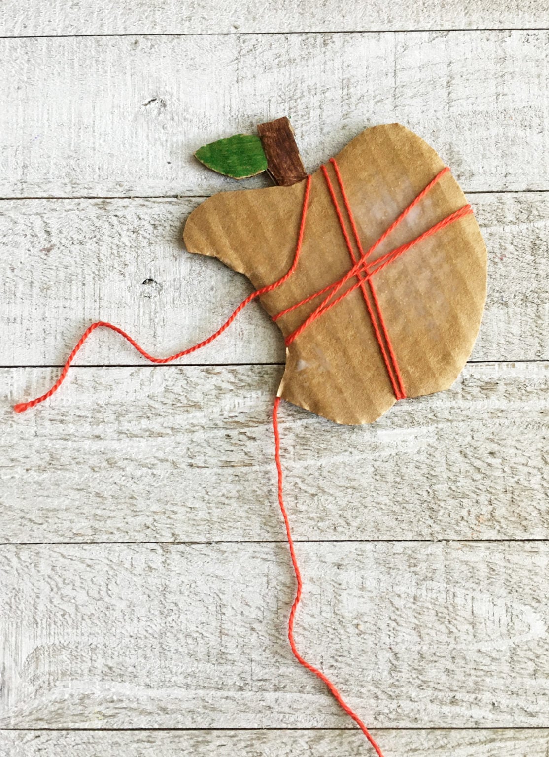 Apple Craft with Yarn (Free Apple Printable) - Little Bins for Little Hands