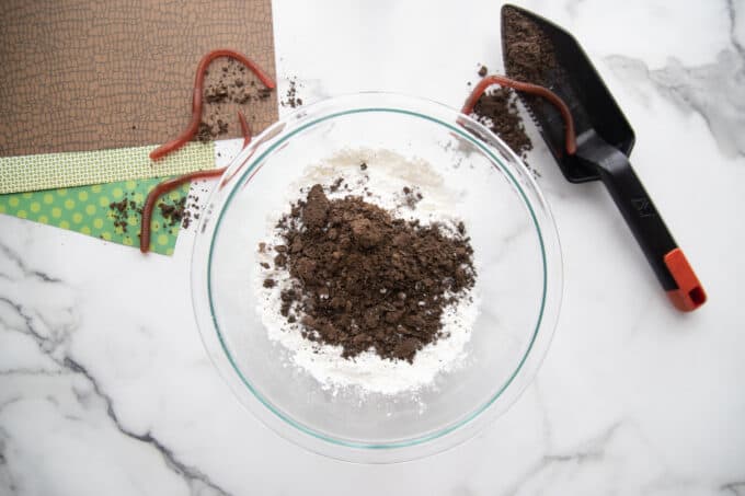 dirt and cornstarch for magic mud