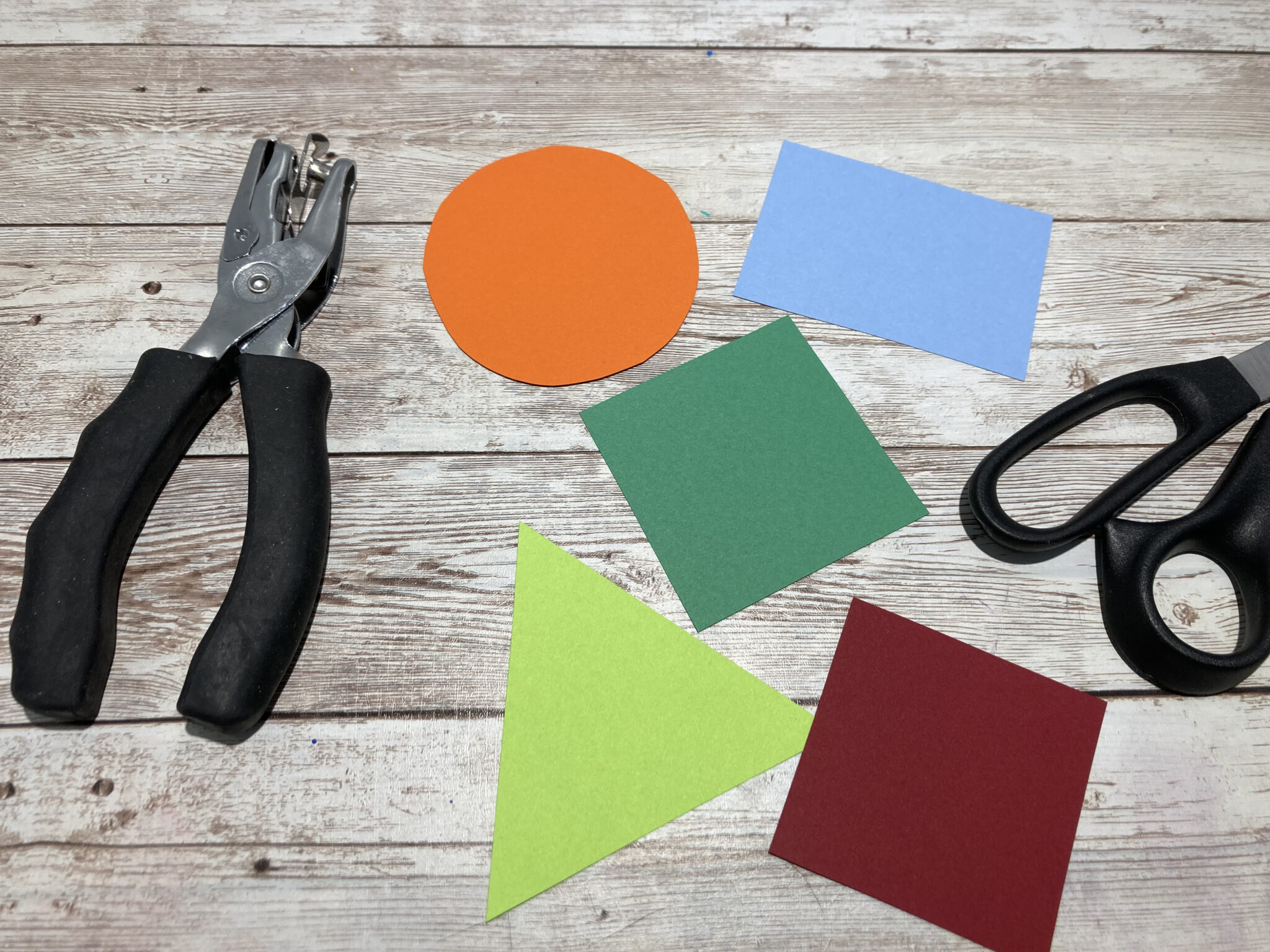 How To Make A Balanced Mobile - Little Bins for Little Hands